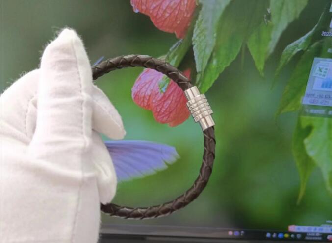 stainless steel clasp bracelet